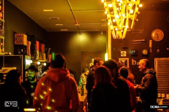 Caixote Bar